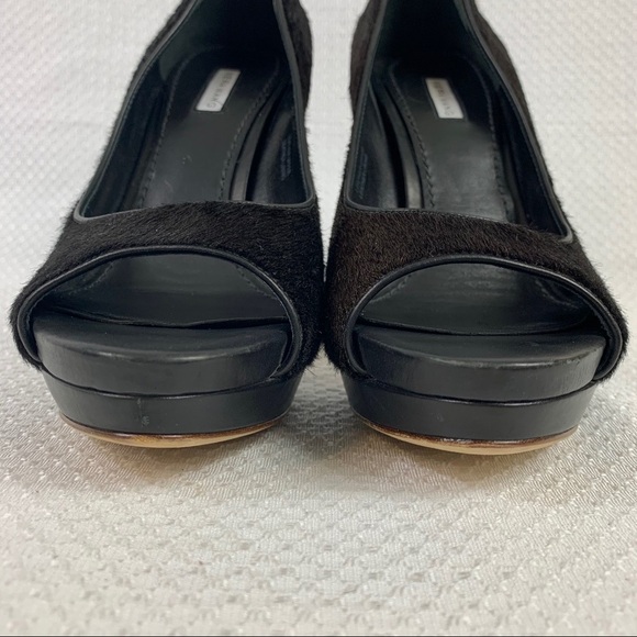 Vera Wang Lavender Label Black Fur Heels 6 - Picture 3 of 15